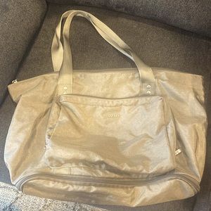 Just like new Baggallini weekender bag, travel tote. Excellent condition.